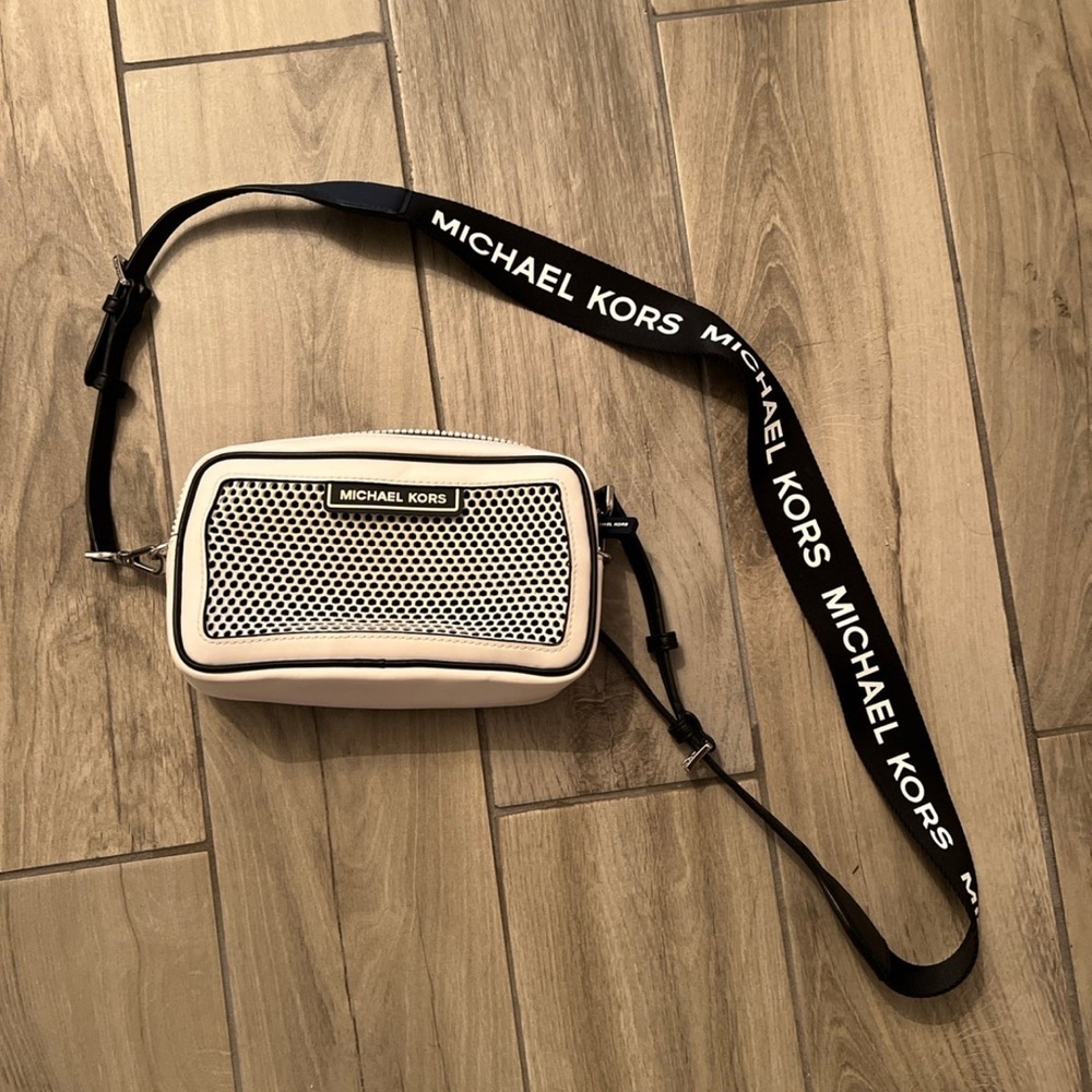 Michael kors crossbody